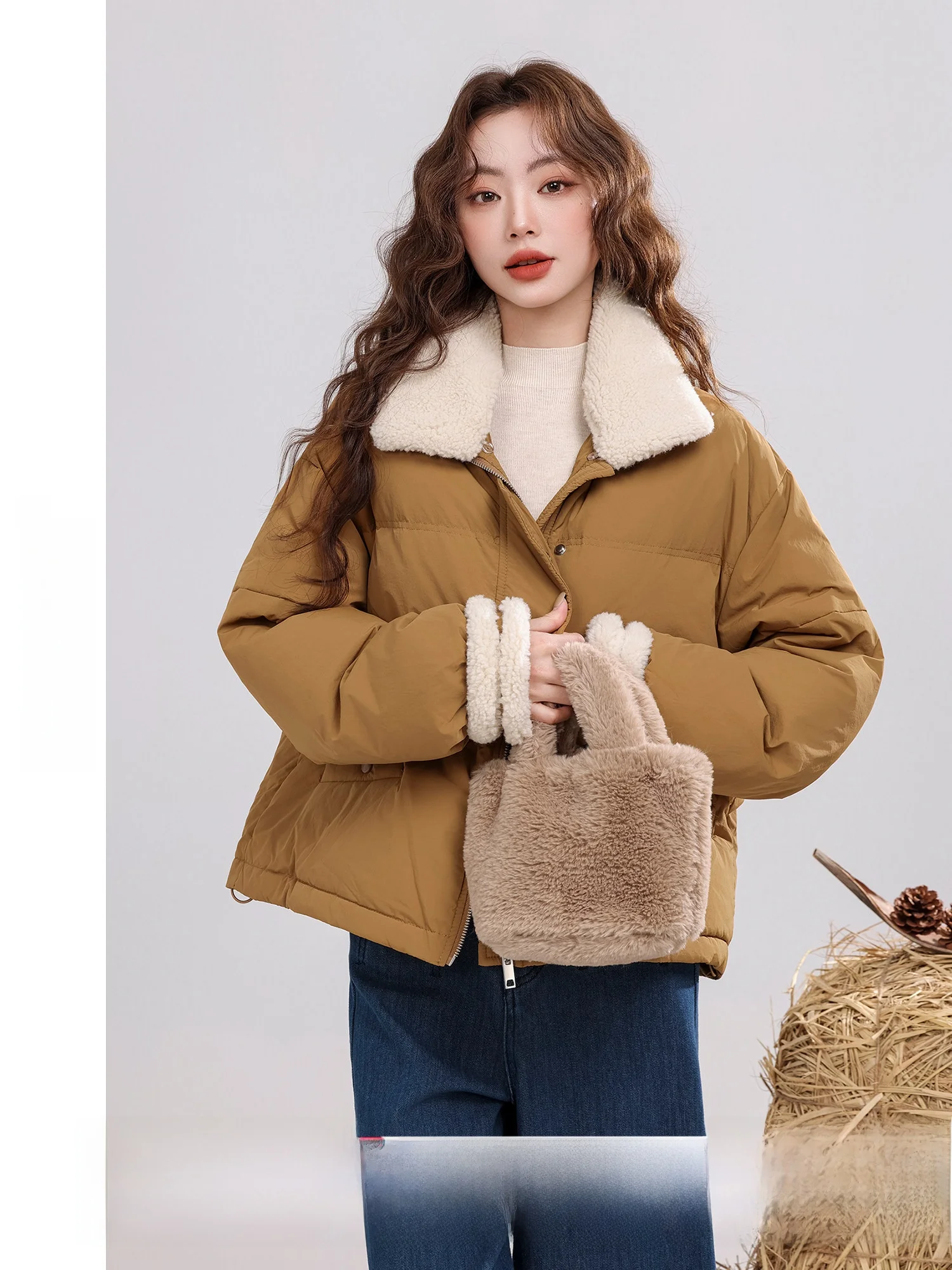

Autumn Clear Vintage Sle Spliced Lamb Fur Women's Winter down Jaet Warmth Versatile Retro Design Polyester Fiber