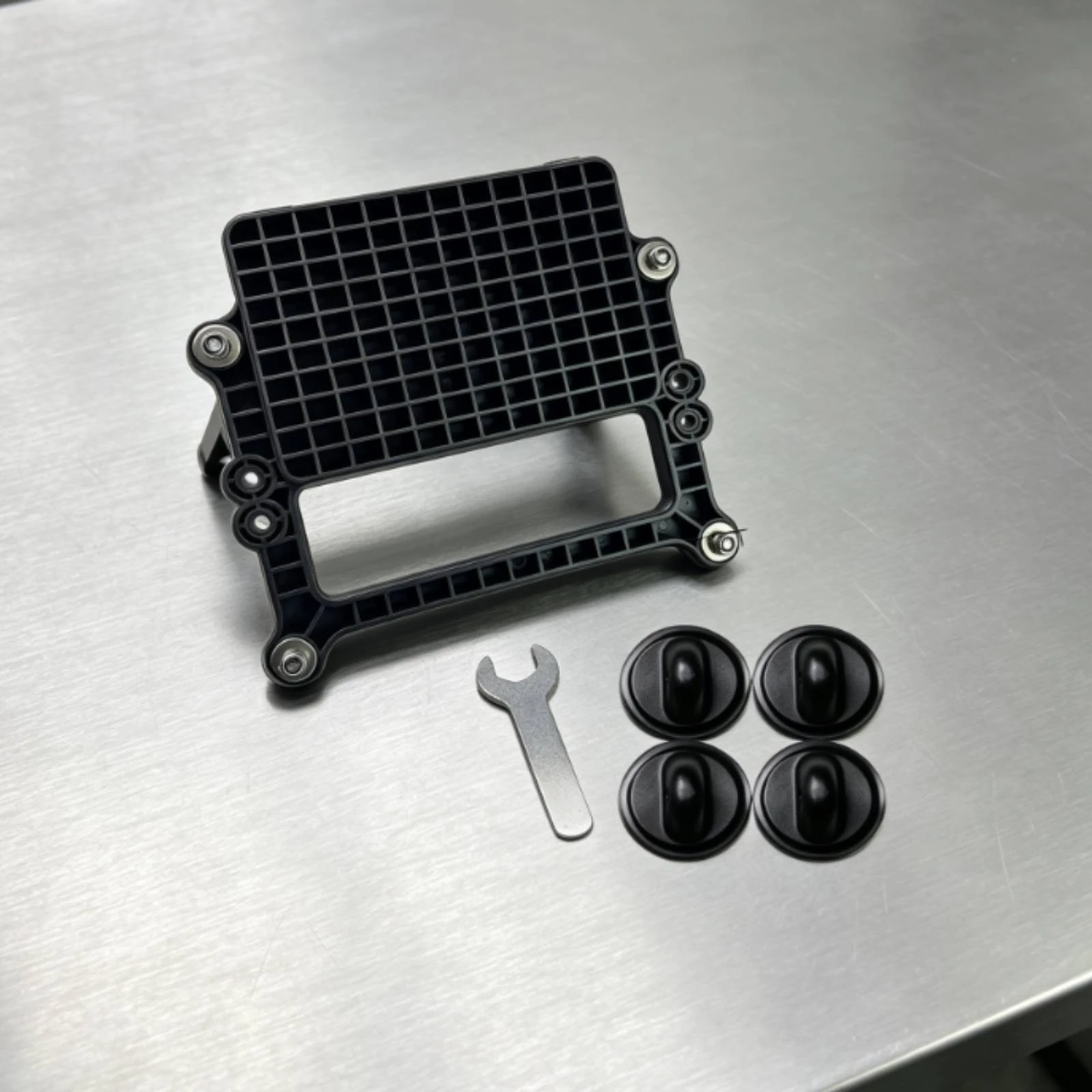 Transom Mounting Bracket with Fasteners Molded Outboard Motor Bracket Boat Motor Mount with Wrench Bolt-on Long-Lasting