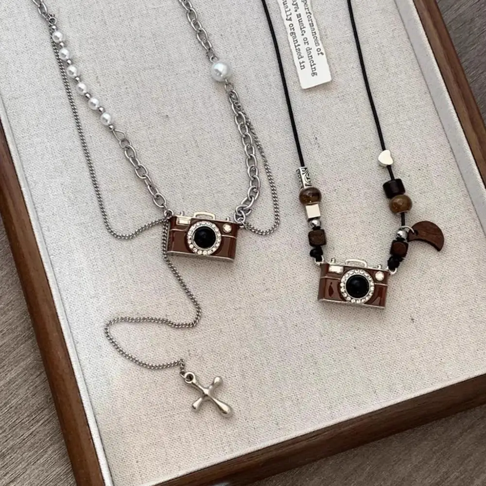 Vintage Brown Camera Pendant Necklace Hip-Hop Luxury Style Sweater Necklace Unique Retro Khaki Long Chain Necklace