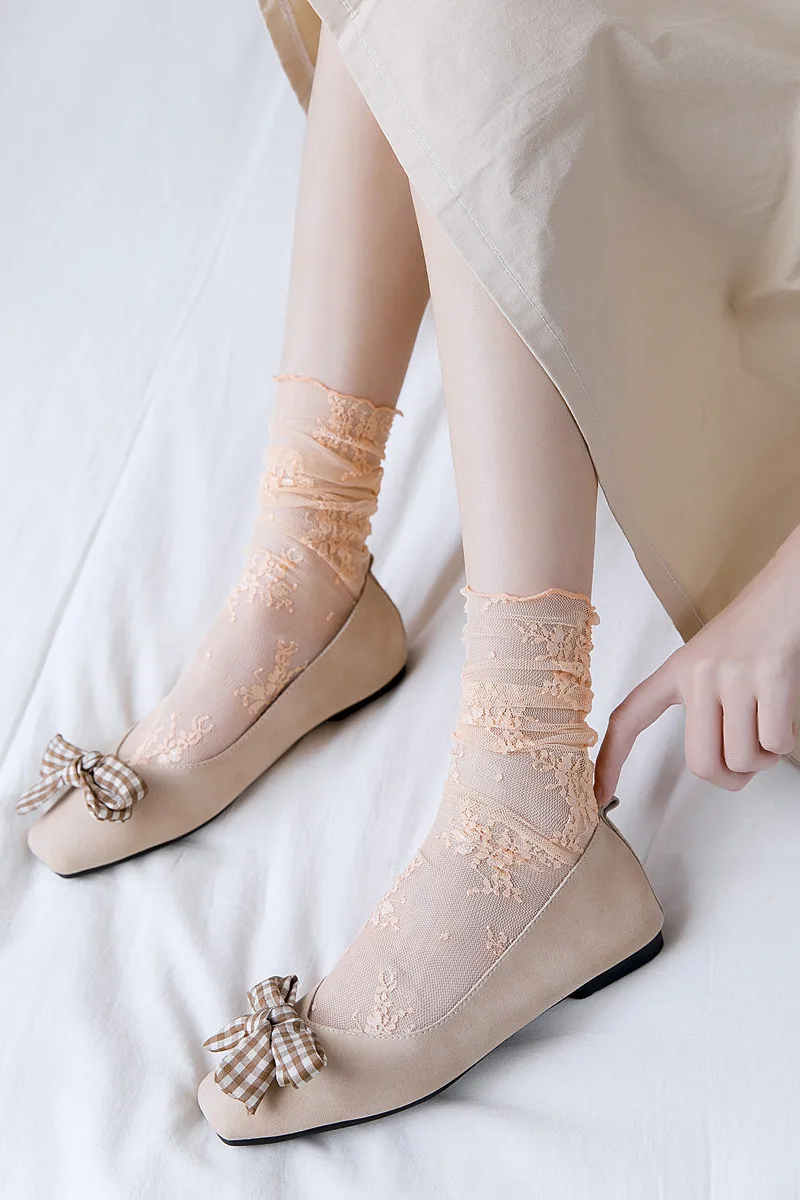 Mesh Spitze Socken Frauen Aushöhlen Dünne Atmungsaktive Sommer Frauen Socken Koreanische Mode Harajuku Retro Streetwear Mittleren Rohr Socken – Detail 3