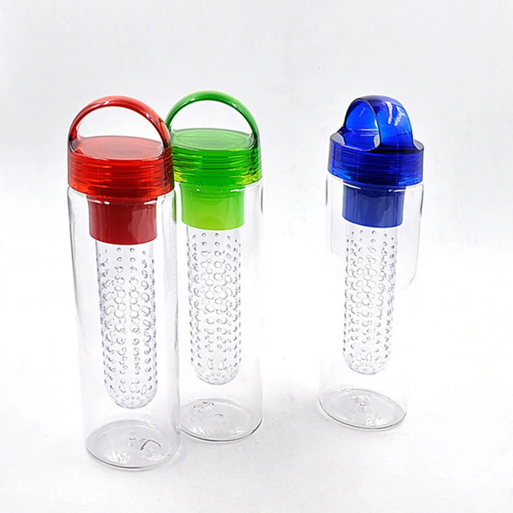 

750Ml Plastic Sports Bottle Leakproof Fresh Juice Infuser with Fruit Basket Holder for Home Car Camping School Red