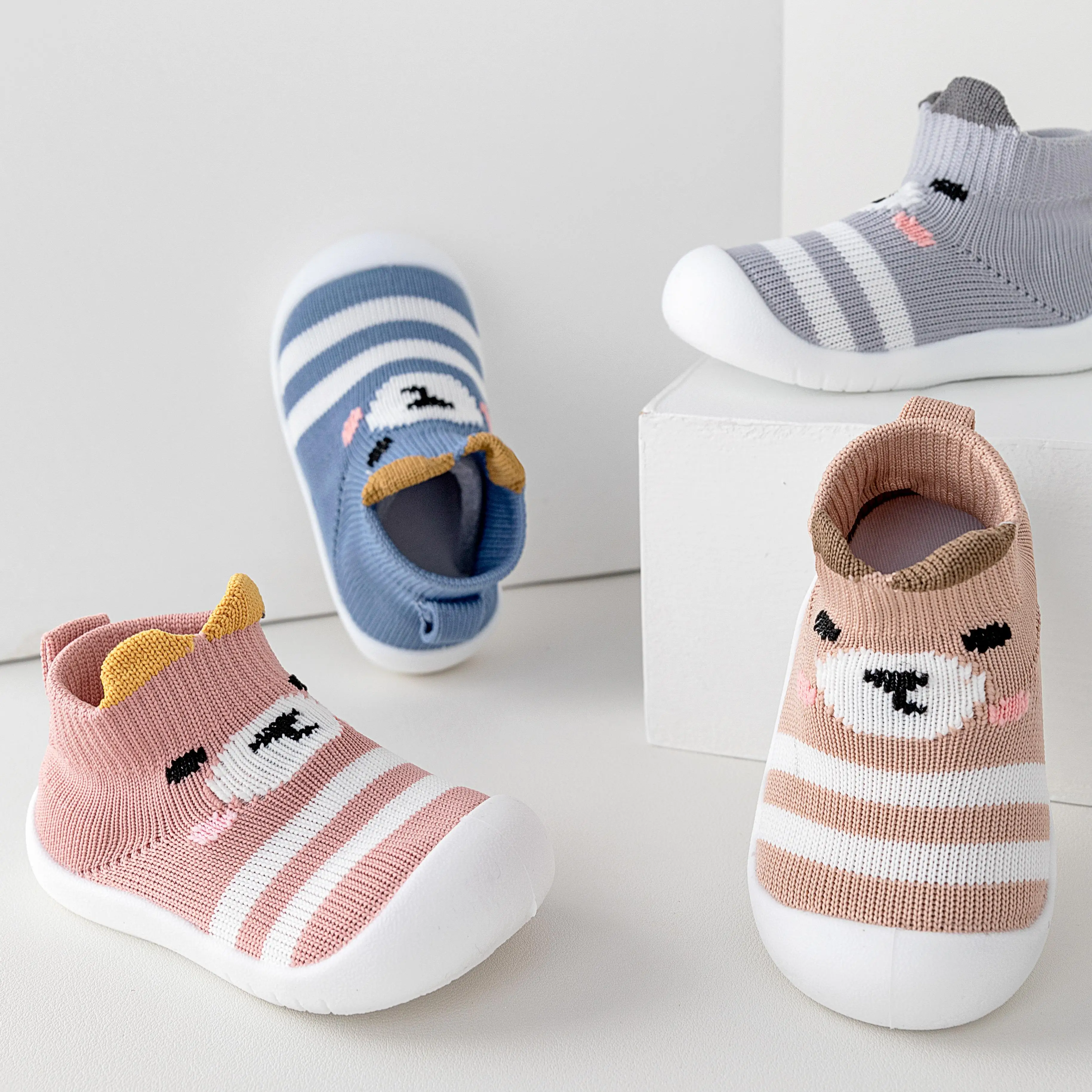 

New Autumn Winter Slip-on Toddler Shoes Cute Stripe Bear Baby First Walkers 2024 Kids Boys Girls Non-Slip Sneakers Sport Shoes