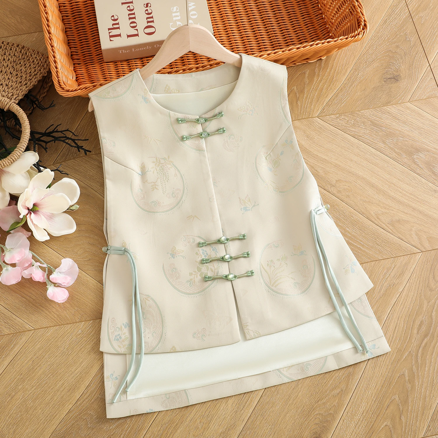 Retro Chinese Style round Neck Embroidered Flower Jacket Women's Fashion Outerwear with Button Detailing Viscose Fabric