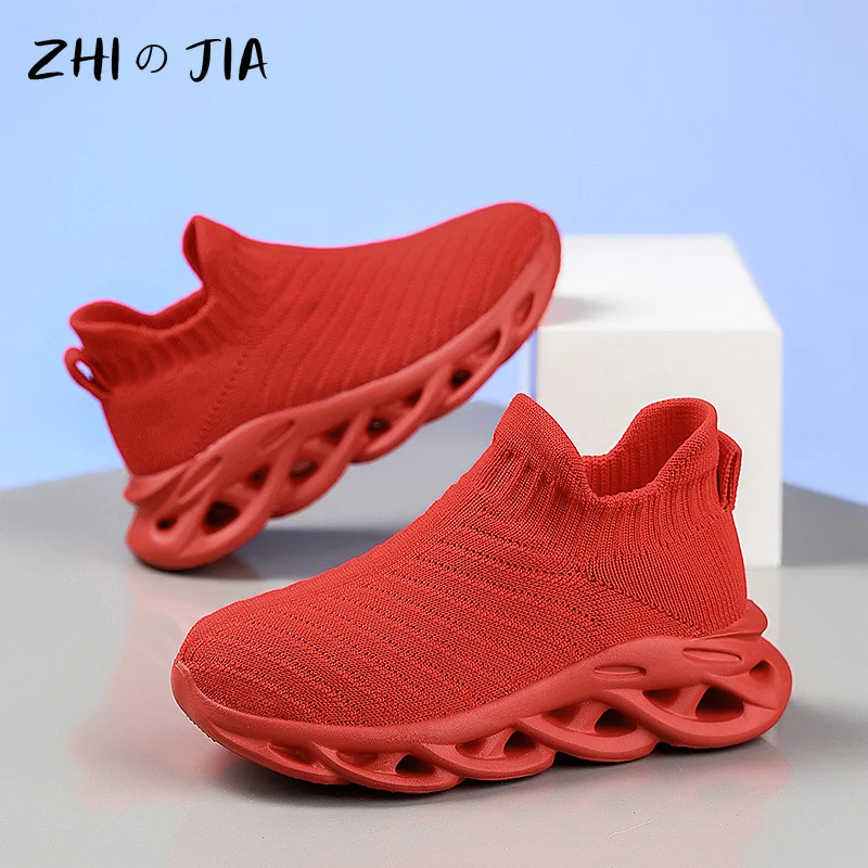 Children's Slip On Sneakers Boys and Girls Spring and Summer Mesh Breathable Shoes Outdoor Lightweight Running Casual Footwear