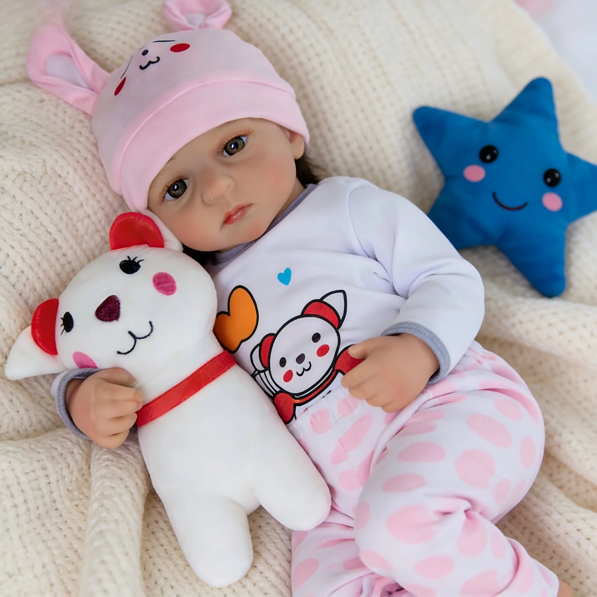 ตุ๊กตาเด็กเกิดใหม่ขนาด 18 นิ้ว - ทารกแรกเกิดเหมือนจริง ตัวนุ่มถ่วงน้ำหนัก ท่าทางน่ารักเหมือนจริง ตุ๊กตาเหมือนมีชีวิตจริง - ของขวัญสำหรับเด็กอายุ 3 ปีขึ้นไป