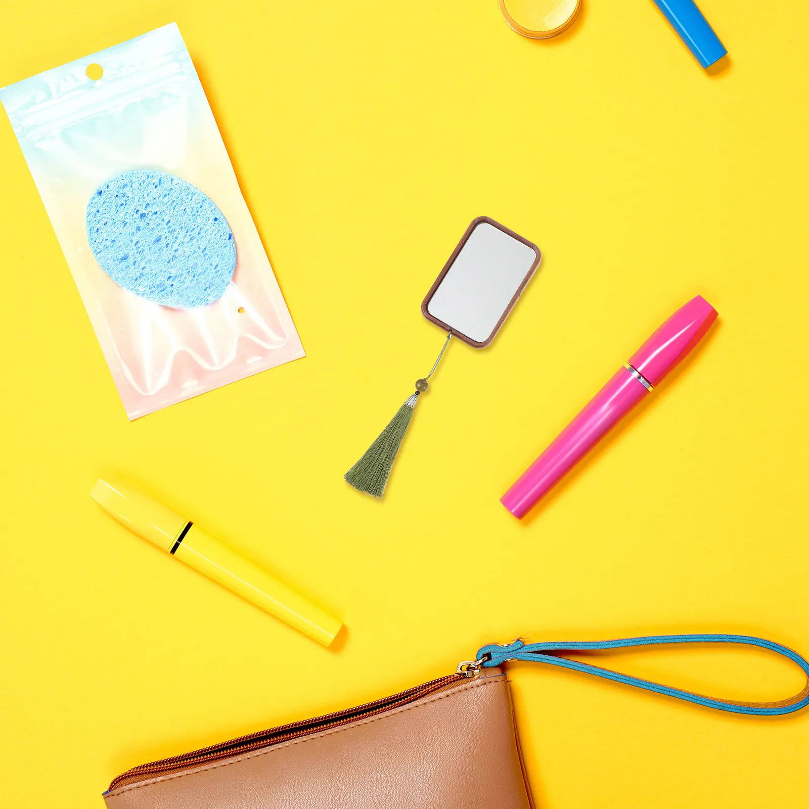 

Премиальное деревянное зеркало для макияжа с изысканным дизайном и декоративными кисточками, легкое и компактное дорожное зеркало для женщин