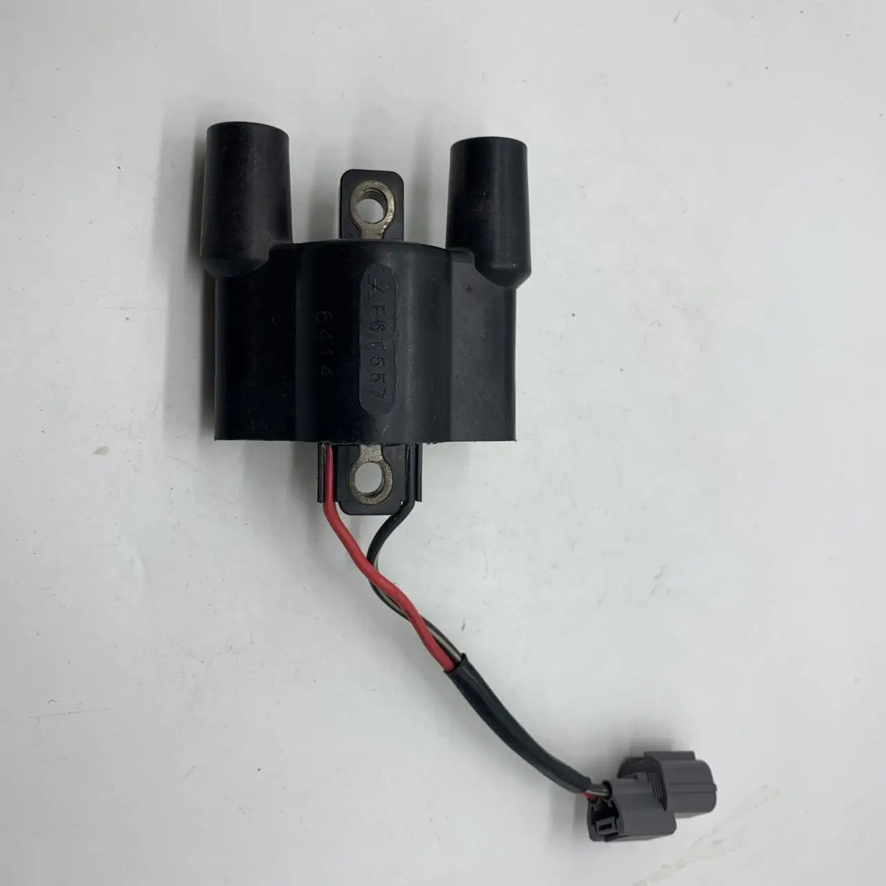 

Motorcyle Parts Ignition Coil F6T557 63P-82310-01-00 60E-82310-00-00 For Kawasaki STX 15F Yamaha