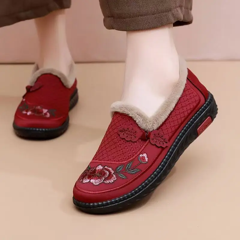 

Women Low Top Big Size Embroidered Cotton Shoes Ethnic Style Soft sole Slip On Plush Keep Warm Flat Sole Elderly Cotton Shoes
