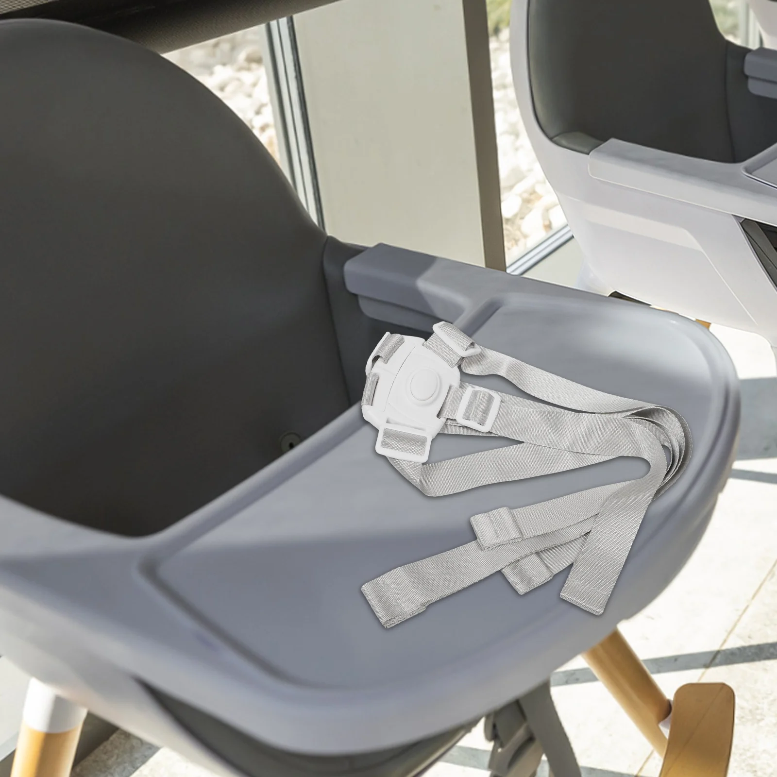 أحزمة أمان لكرسي الأطفال بخمس نقاط بديلة قابلة للتعديل لعربة الأطفال ذات الكرسي العالي باللون الأبيض