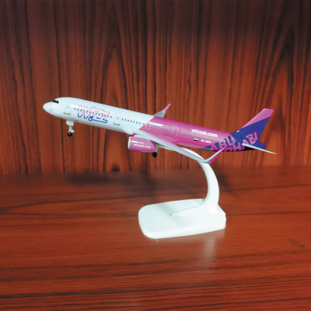 Wizz Air 1/200航空機モデル 20cm Wizz Air For Airbus A321 1/200 Diecast Aircraft Prebuilded