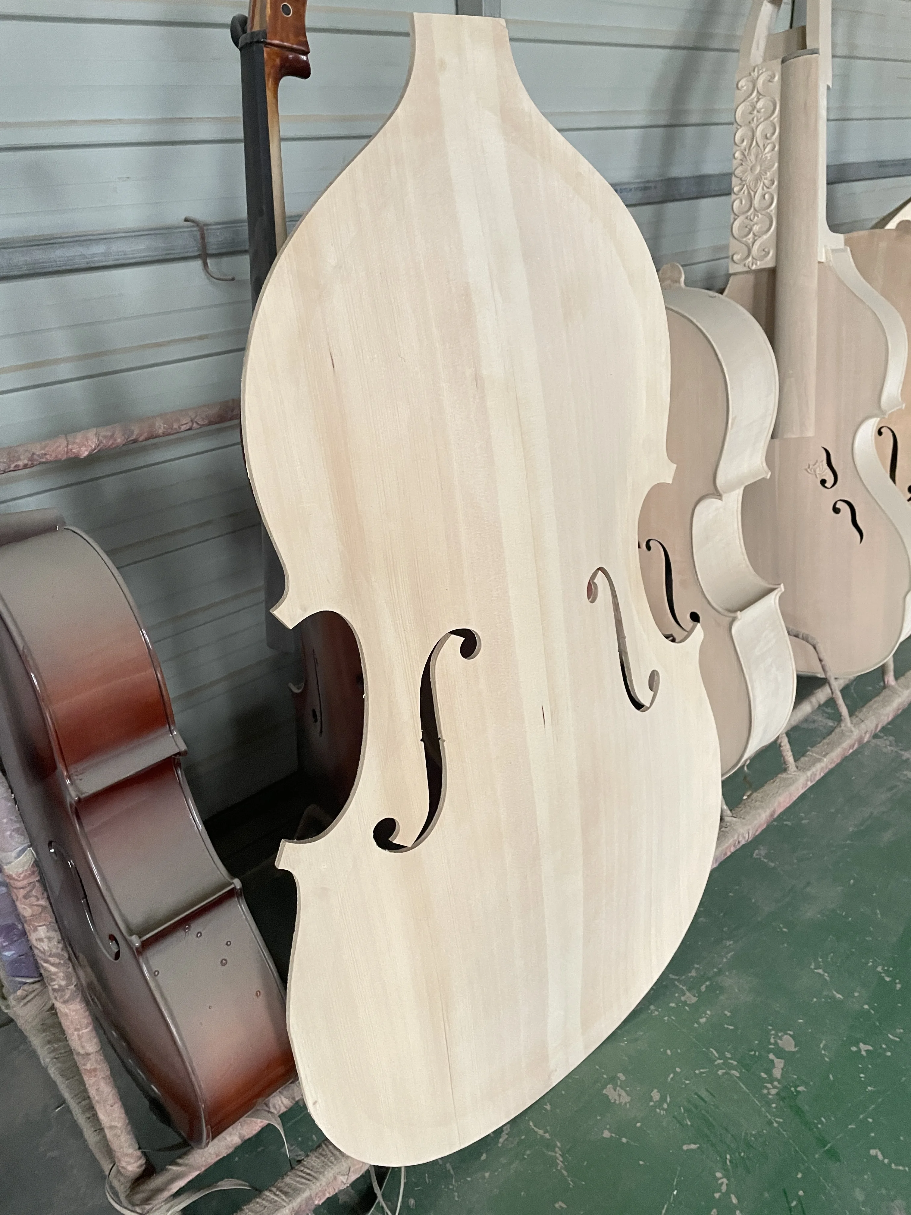 High quality 3/4 and a half product bass body, 100% handmade, unfinished spruce panel on the back, with side