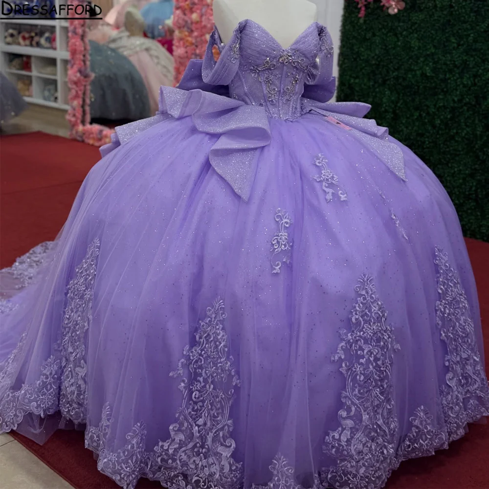 

Lilac Ball Gown Lace Quinceanera Dress Applique Beading Sweet 16 Gown vestidos de 15 quinceañera