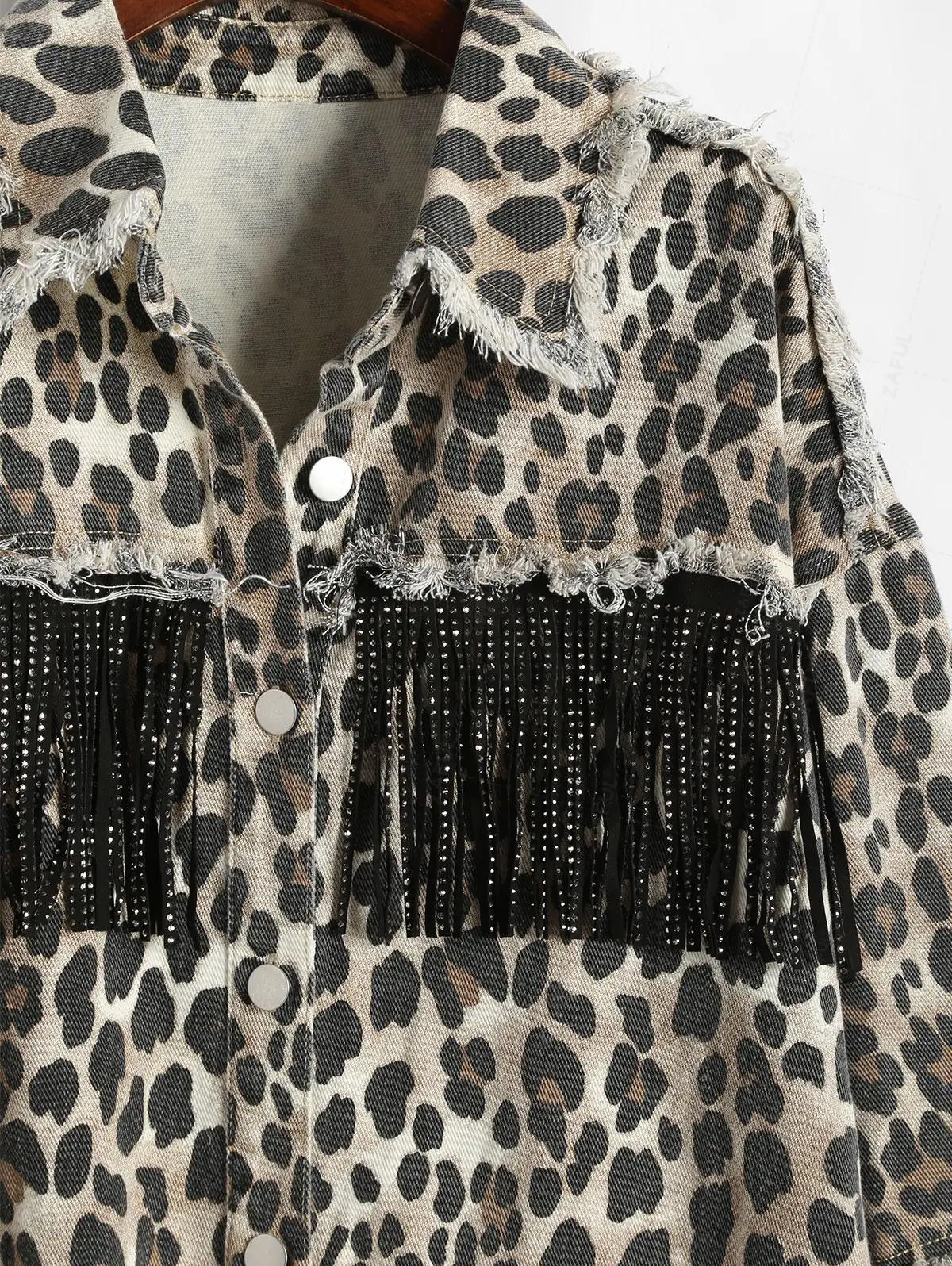 ZAFUL Chaqueta vaquera de lavado con un solo pecho y estampado de leopardo deshilachado con borlas de diamantes de imitación vintage para mujer