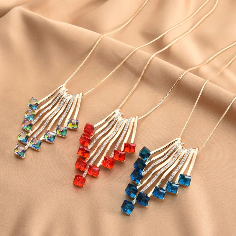 

2025 new "Love Water Drop" crystal elegant pendant, long necklace for women, versatile item, sweater chain