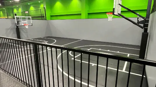 フローティングトランポリンサッカーコートスポーツホールジャンプ体操マットインフレータブルエアコート