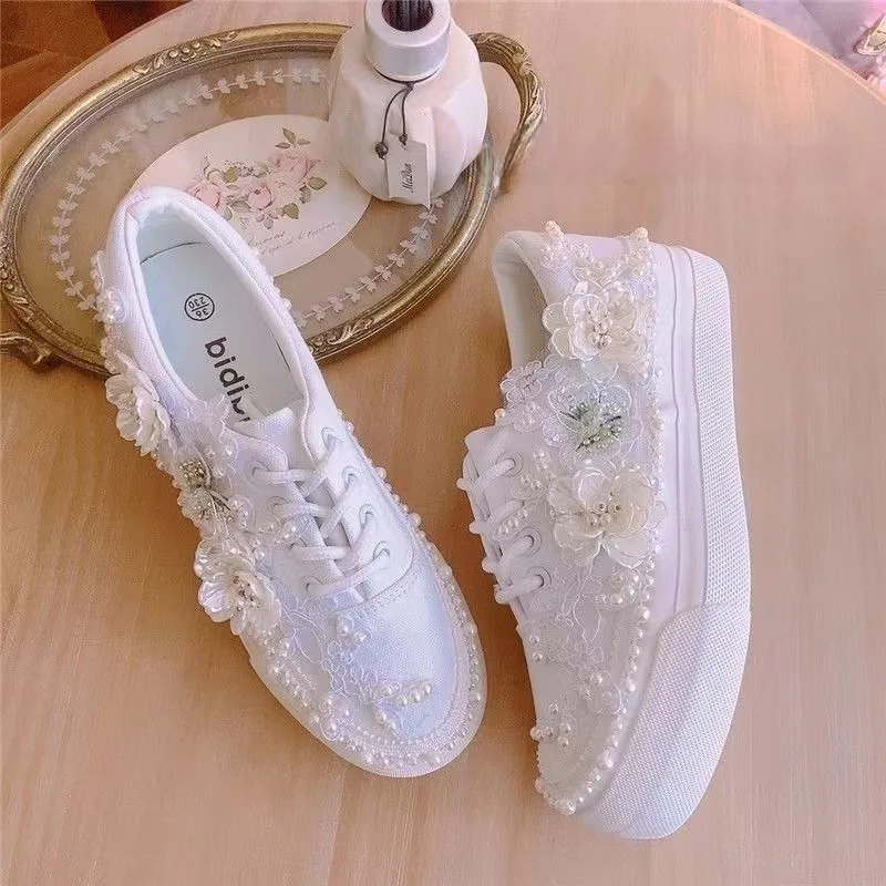 Korean Version Lace Flat Bottomed Women Shoes, Round Toe Pearl Flower Platform Casual Canvas Shoes, New Sweet Girl Sports Shoes