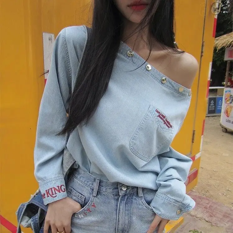 

Blue Printed Denim Shirt For Women Loose 2024 Autumn New Niche Design American Retro Two-Wear Design Top