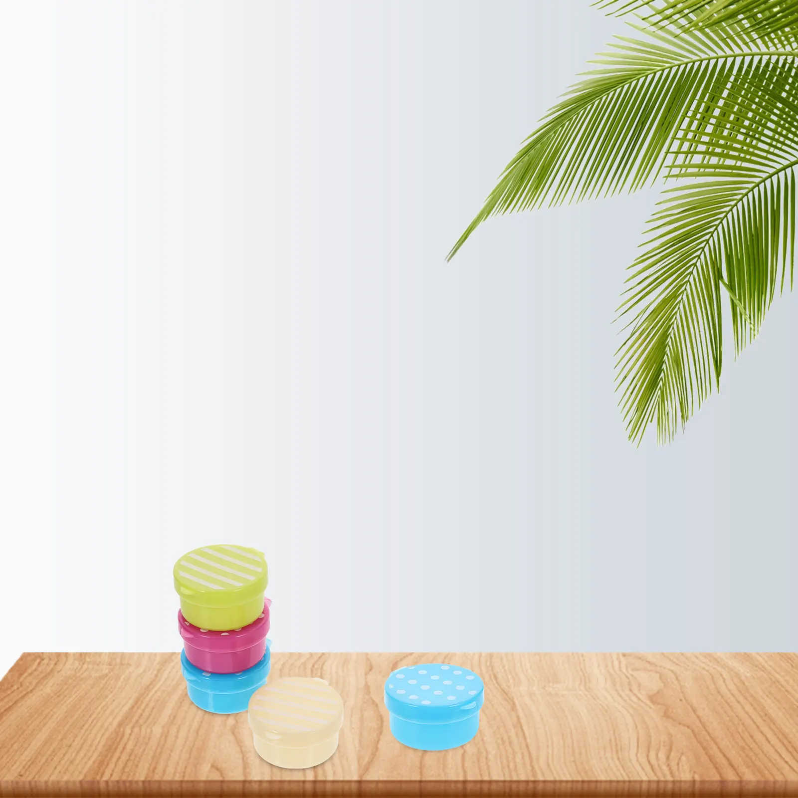 

8Pcs Portable Small Sauce Boxes Mini Lightweight Condiment Jars for Picnic Travel Salad Dressing Vinegar Dispenser