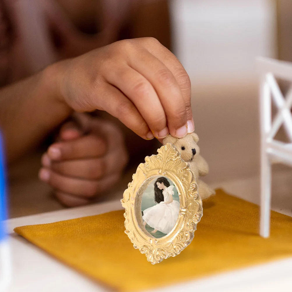 

30Pcs Vintage Resin Picture Frame Small Miniature Dollhouse Craft Photo Frame Jewelry Display Decoration