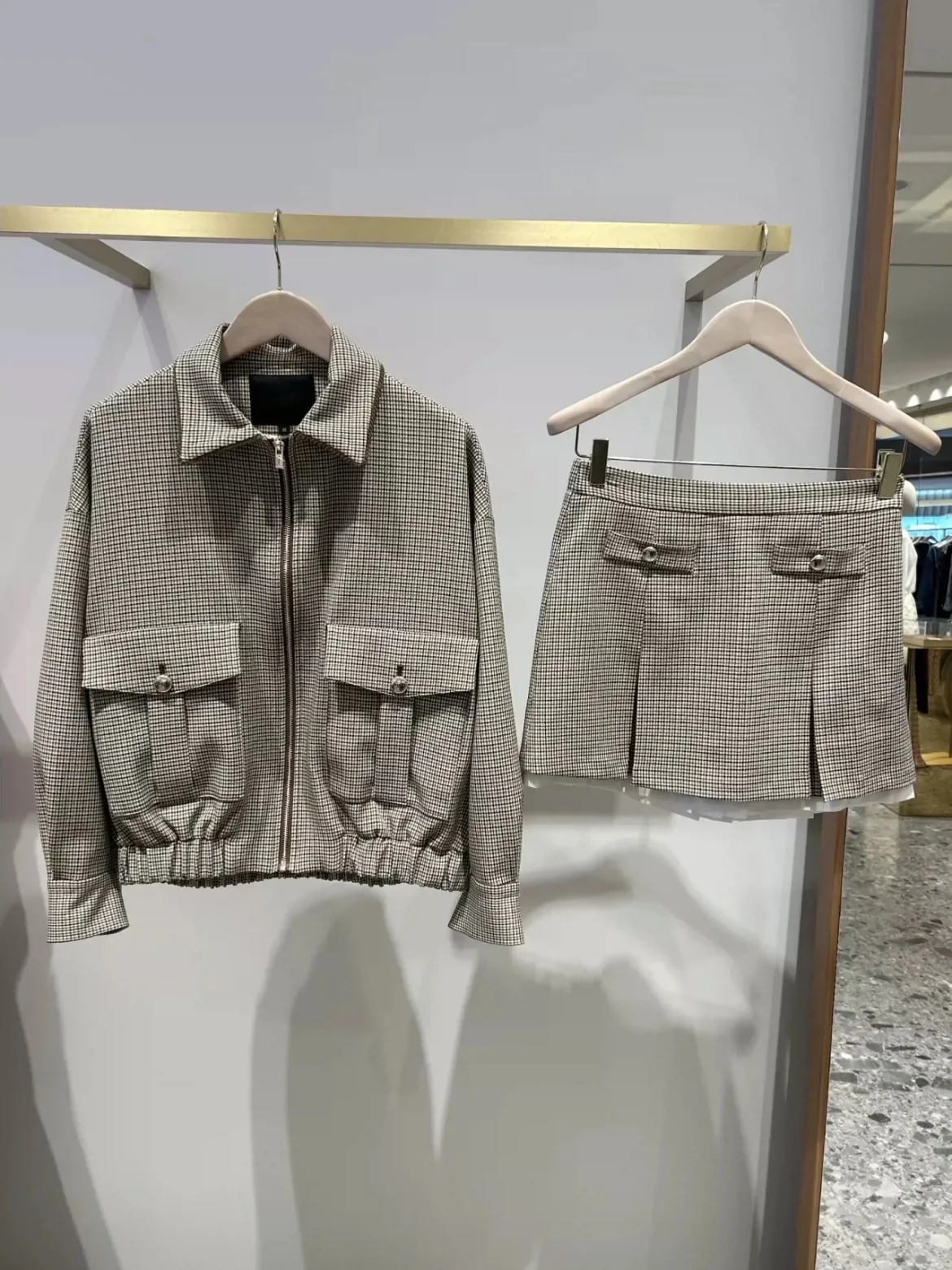 

Spring 2026 Plaid Elastic Waist Pilot Jacket Fashion Zipper Short Outerwear College Style Shorts Set Women's Straight Cut