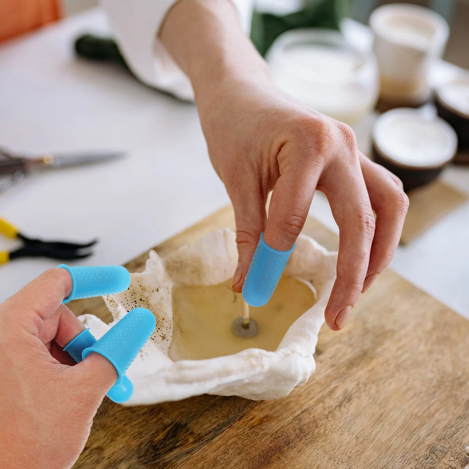 1Set Exquisite Workmanship Silicone Finger Protectors Comfortable Long Time Wear Cots Finger Sleeves Thumb Protectors