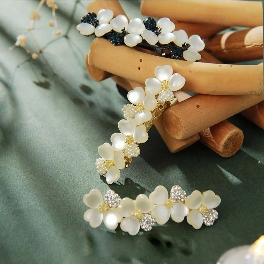 

Темпераментный модный сплав со стразами и жемчугом, головной убор с цветком, женский головной убор, заколка для волос в корейском стиле, весенняя заколка для девочек