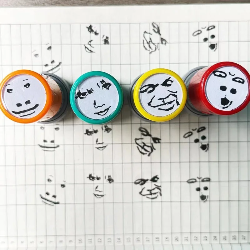 ตัวละครตลก Expressions แสงซีลอุปกรณ์ต่อพ่วงคู่มือที่น่าสนใจอะนิเมะ Action Series ของเล่นเด็กวันหยุดของขวัญ