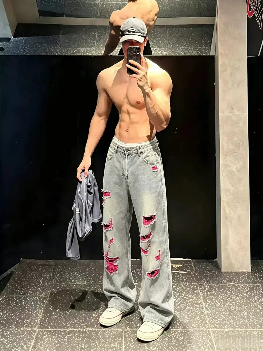 Street Style Embroidered Ripped Knife  Jeans for Men Micro Flare Clean Fit Washed Straight Slimming Design Sense Pants