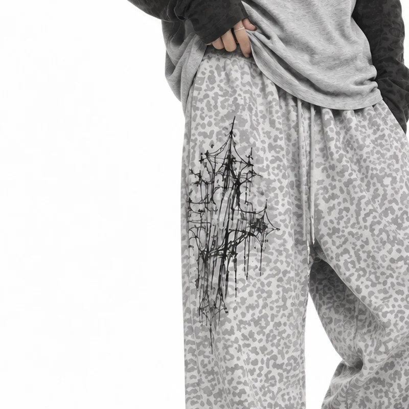 Autumn Women Minimal Aesthetic Streetwear Daily Pale Leopard Curved Script Graphic Elastic Waist Loose Wide Leg Sweatpants