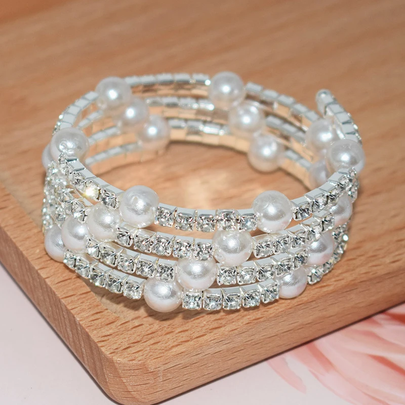 Imitation Pearl Bracelet Multilayer Elegant Crystal Stretchable Pearl Bracelet Pearl Bracelet for Women Bridal Jewelry Gift