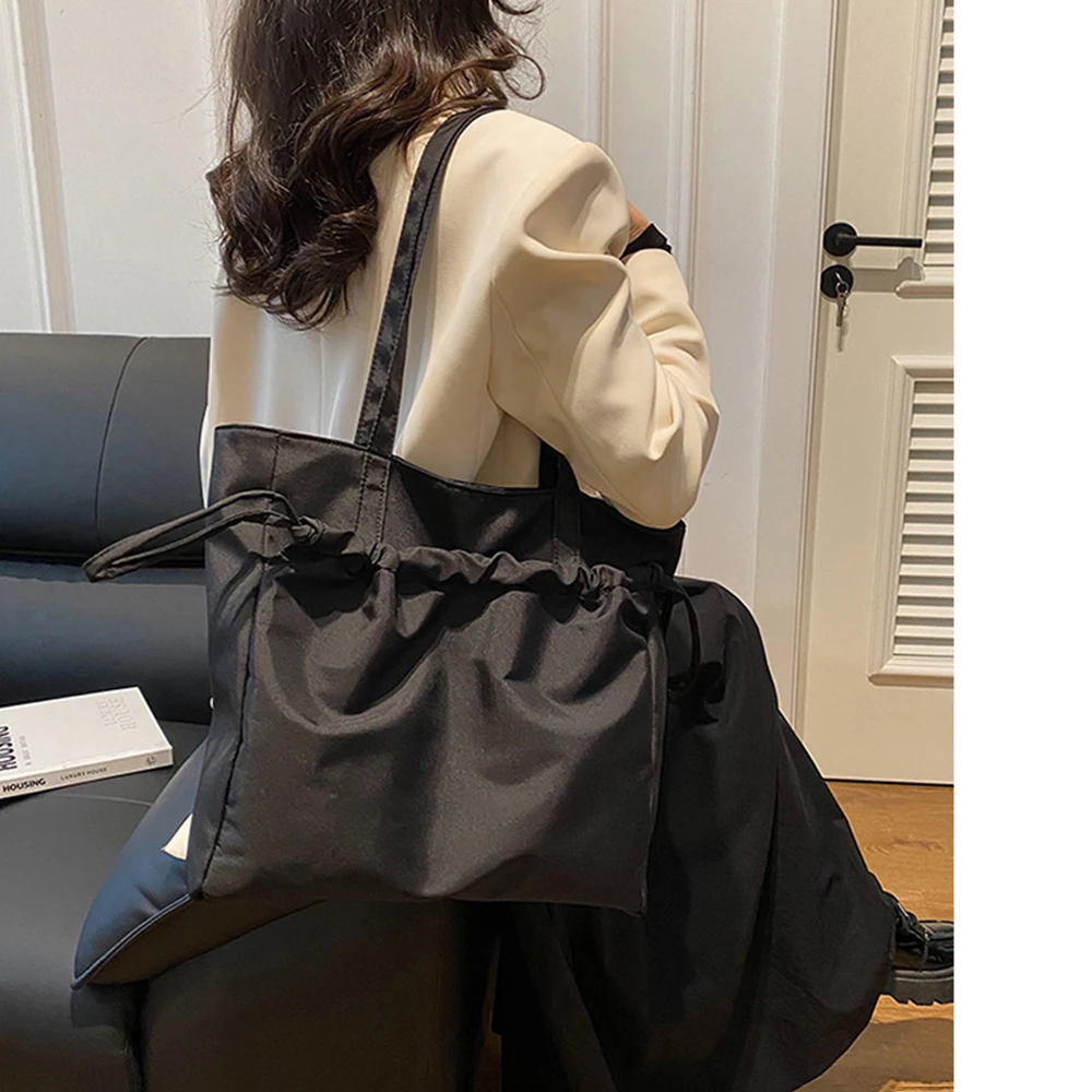 Women Drawstring Tote Bag Multi-Pocket Nylon Shoulder Bag Large Capacity Underarm Bag Casual Satchel Bag Commuting Bag 2024