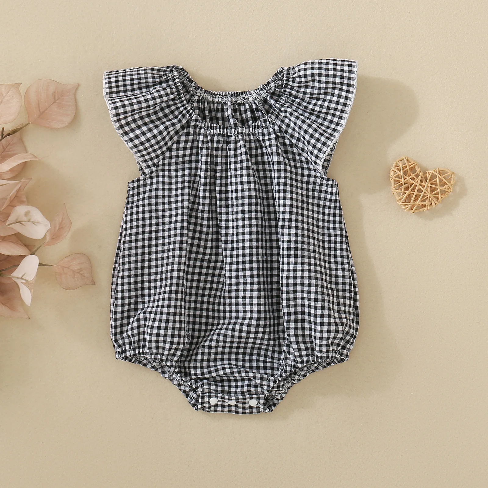 

Летний нейтральный комбинезон для младенцев с разноцветным клетчатым принтом и милыми рукавами-крылышками