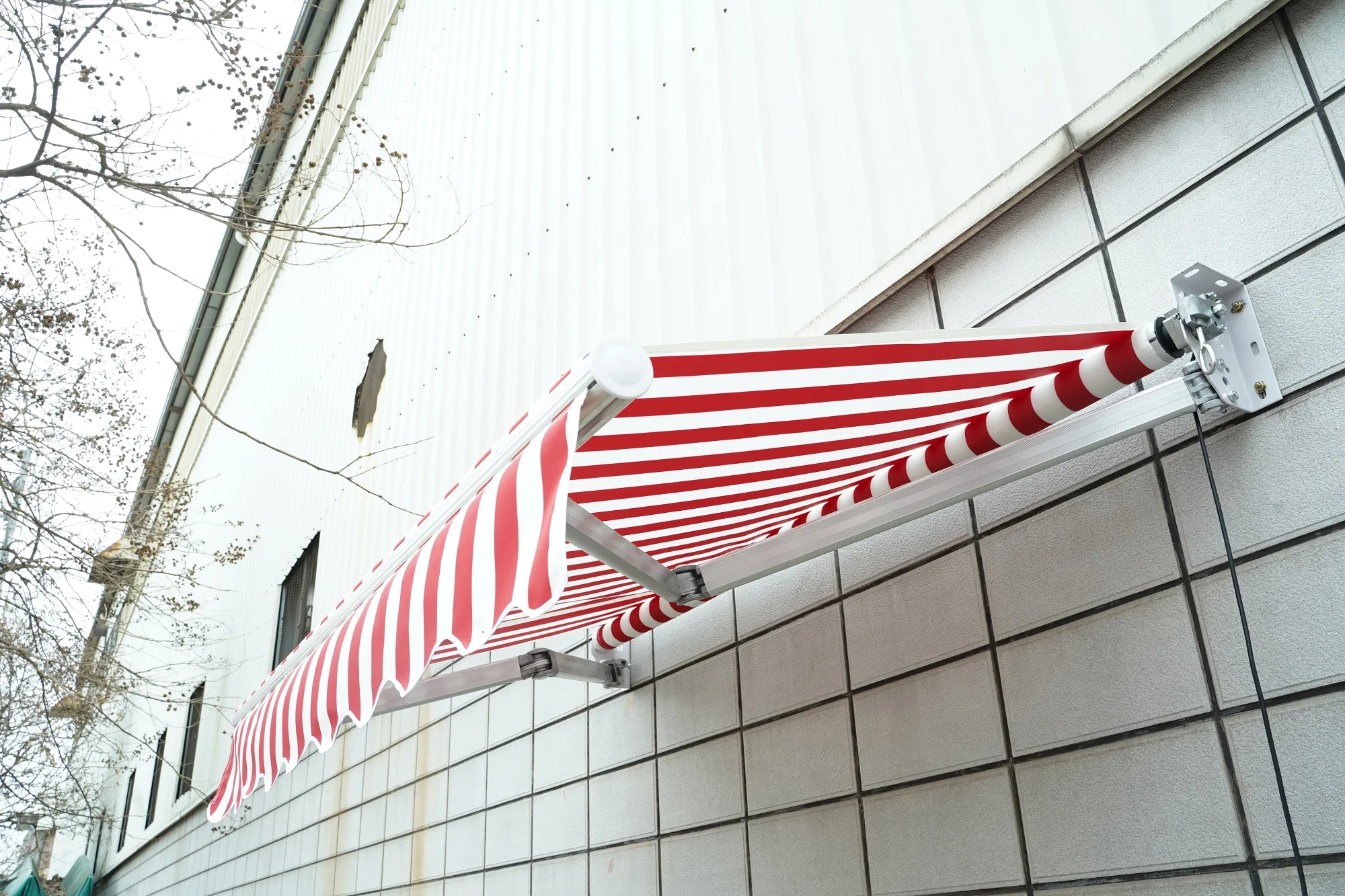 HOT Sale Black Metal Aluminum Alloy Frame Wall Mounted Sunshade Waterproof Retractable Outdoor Awning Manual for Patio Balcony