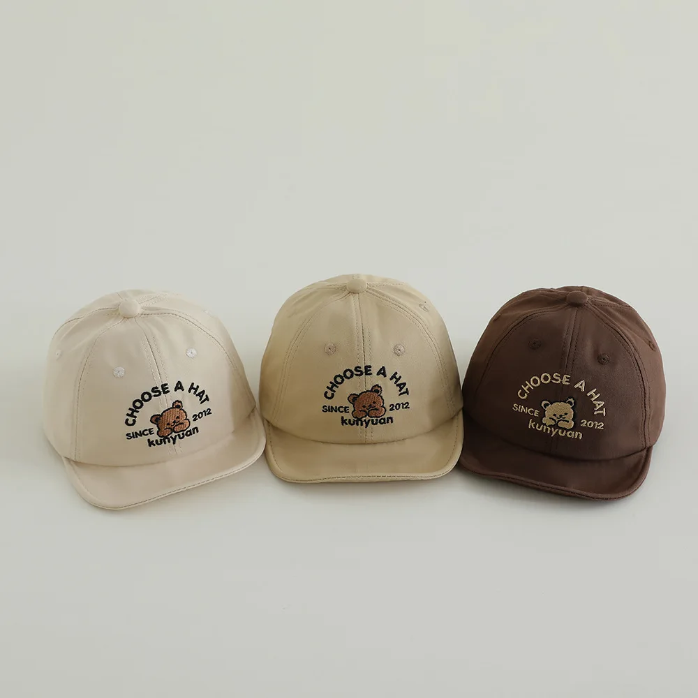 

Модные повседневные шапки с буквами для маленьких мальчиков и девочек, новая осенняя детская хлопковая уличная бейсболка с вышивкой мультяшного медведя, мягкая кепка для младенцев