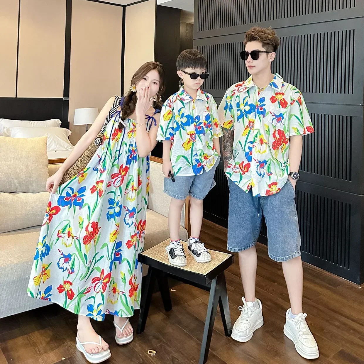 VacationClothes Korean Mommy and Daughter Resort Girl Dress Dad Son Boy Holiday Floral Shirts Couple Look Family Matching Beach