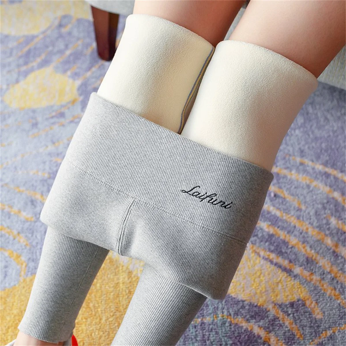 เลกกิ้งกำมะหยี่สำหรับผู้หญิง ฤดูใบไม้ร่วง ฤดูหนาว แฟชั่นทรงเข้ารูป เอวสูง สีพื้น ชุดลำลองสำหรับผู้หญิง เลกกิ้งหนานุ่ม อุ่นสบาย สไตล์ลำลองเก๋ไก๋ เหมาะสำหรับใส่เล่นโยคะ