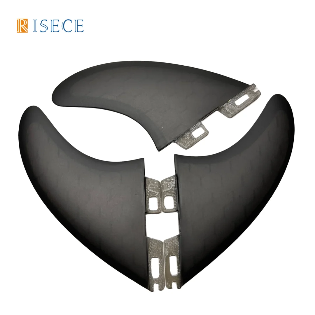 

RISECE FCS 2 Ласты для серфинга Из стекловолокна Ласты для серфинга Размер AM2 Сотовые плавники для серфинга Набор тройных плавников Двойные вкладки 2 основания Hexa Core Thruster