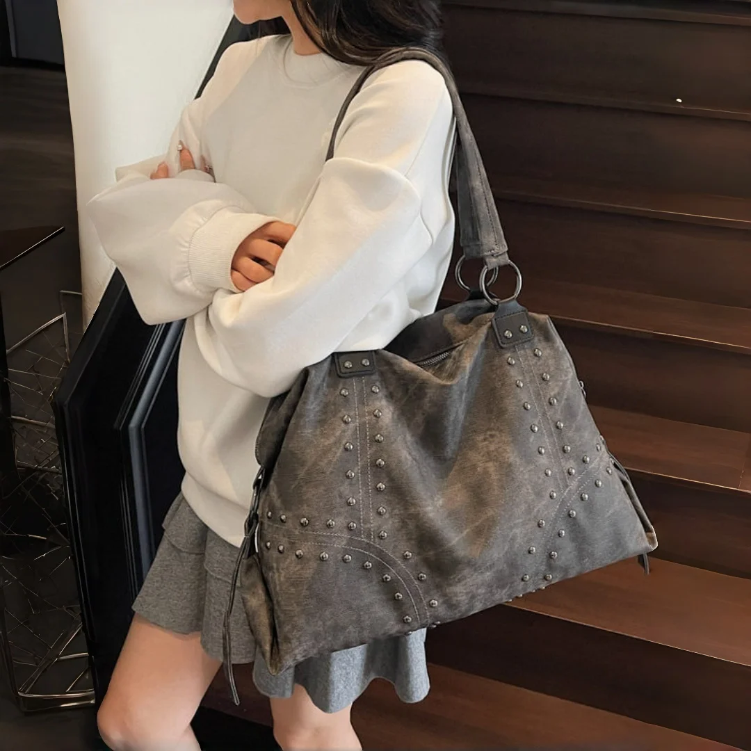 Vintage Studded Boston Bag with Rivets for Women Daily Commute Travel Large Capacity Zipper Single Strap Shoulder Handbag