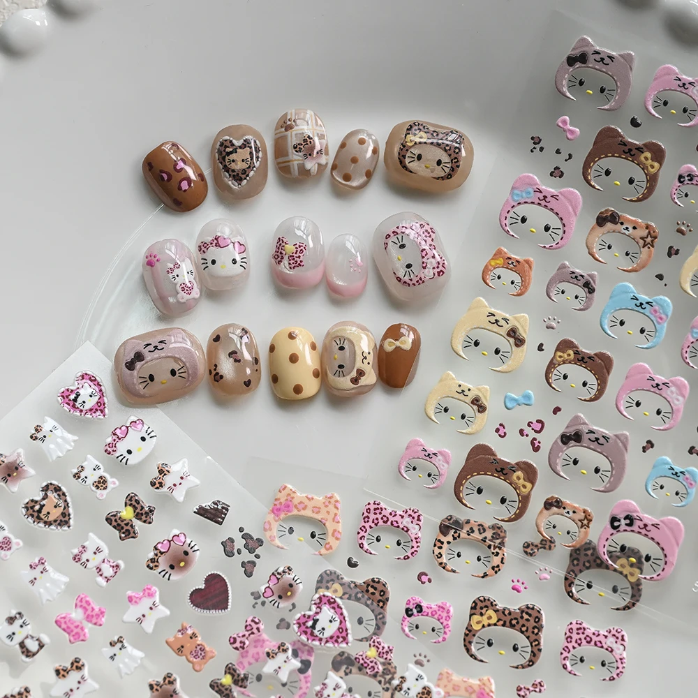 1/2/3 pezzi 5D Kawaii Leopardo Hello Kitty Adesivi per unghie Colore caffè Pop-Out Con cappuccio Kitty & Star Decalcomania per unghie Inverno Cartoon Manicure