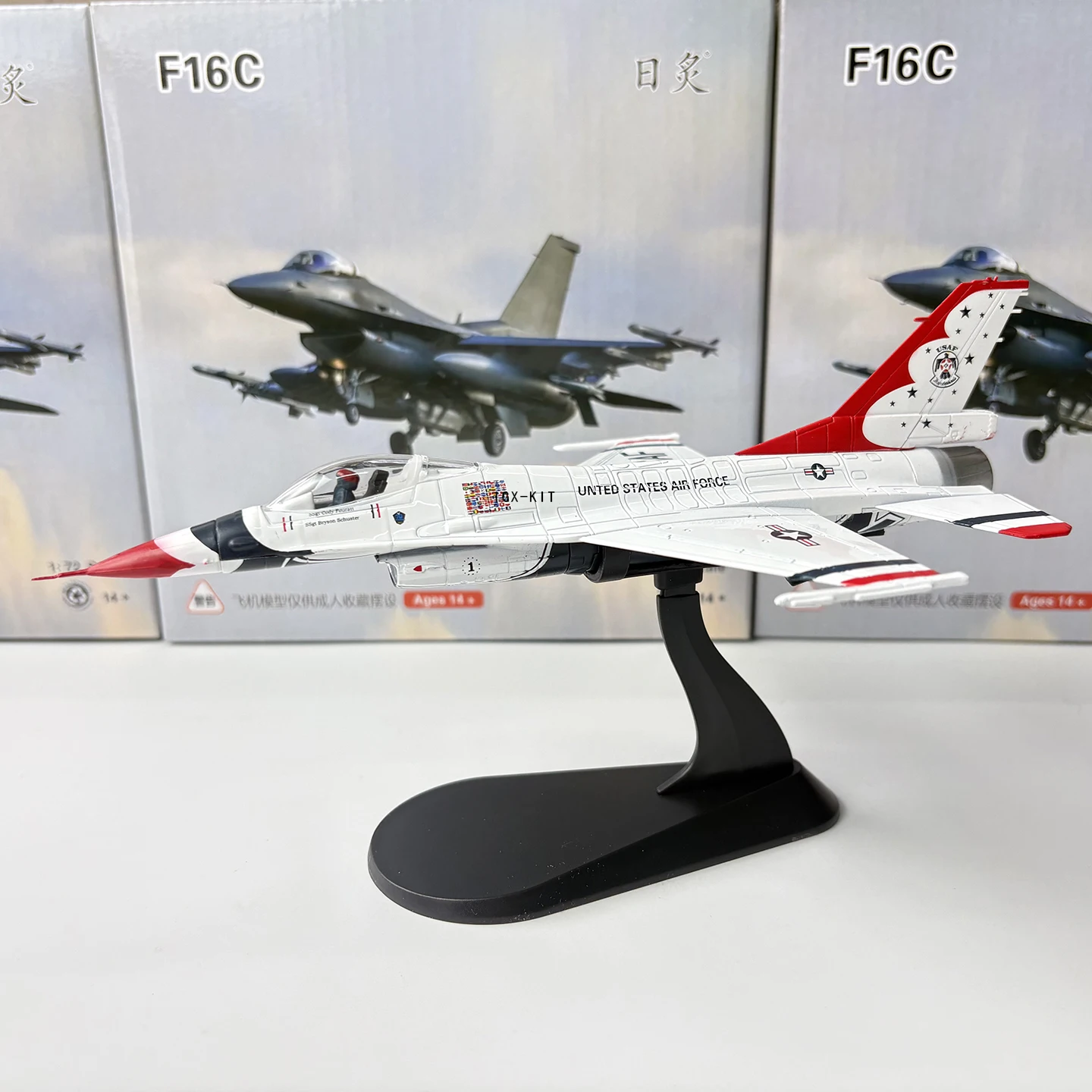 نموذج طائرة حربية F-16C ثاندرب - مراجعة Model Kit F16 وسعره