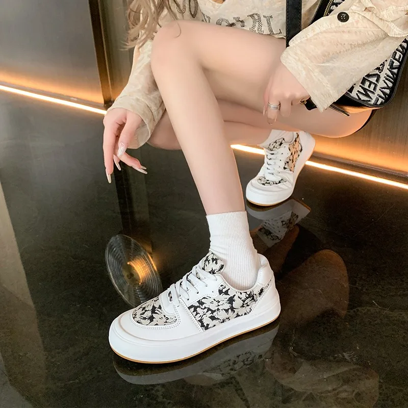 Famous Brand Design Women's Casual Sneakers 2024 Spring Autumn Fashion Print Decoration Lightweight Comfortable Low-top Sneakers