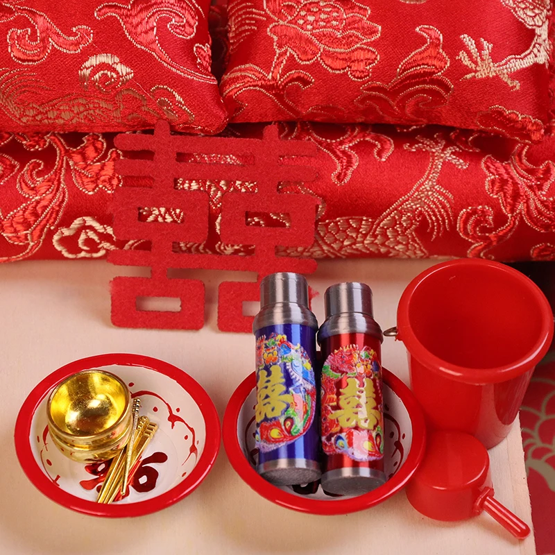 

1/12 Mini Dollhouse Chinese Nostalgic Scene Warm Water Bottle Model Toys Dollhouse Miniature Accessories Doll House Decoration