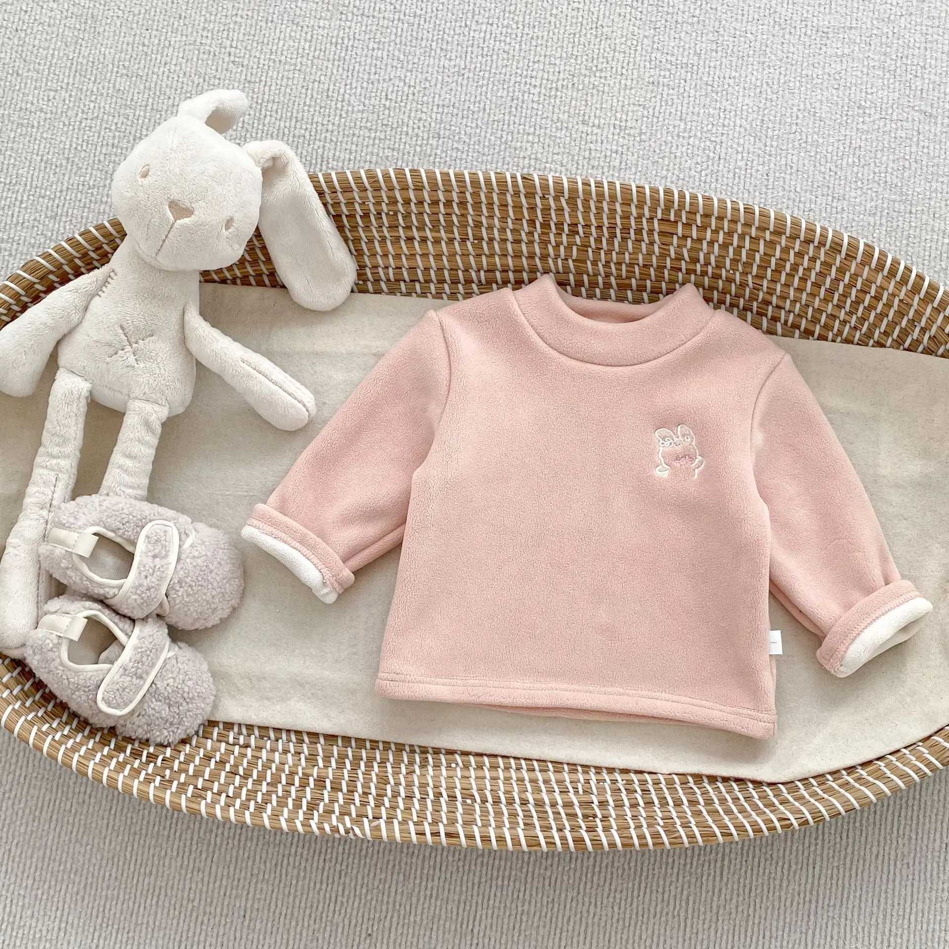 Winter New Children's Velvet Bottom Coat Thickened Warm Baby Long Sleeve Top Cute Bear Round Neck Bottom Coat