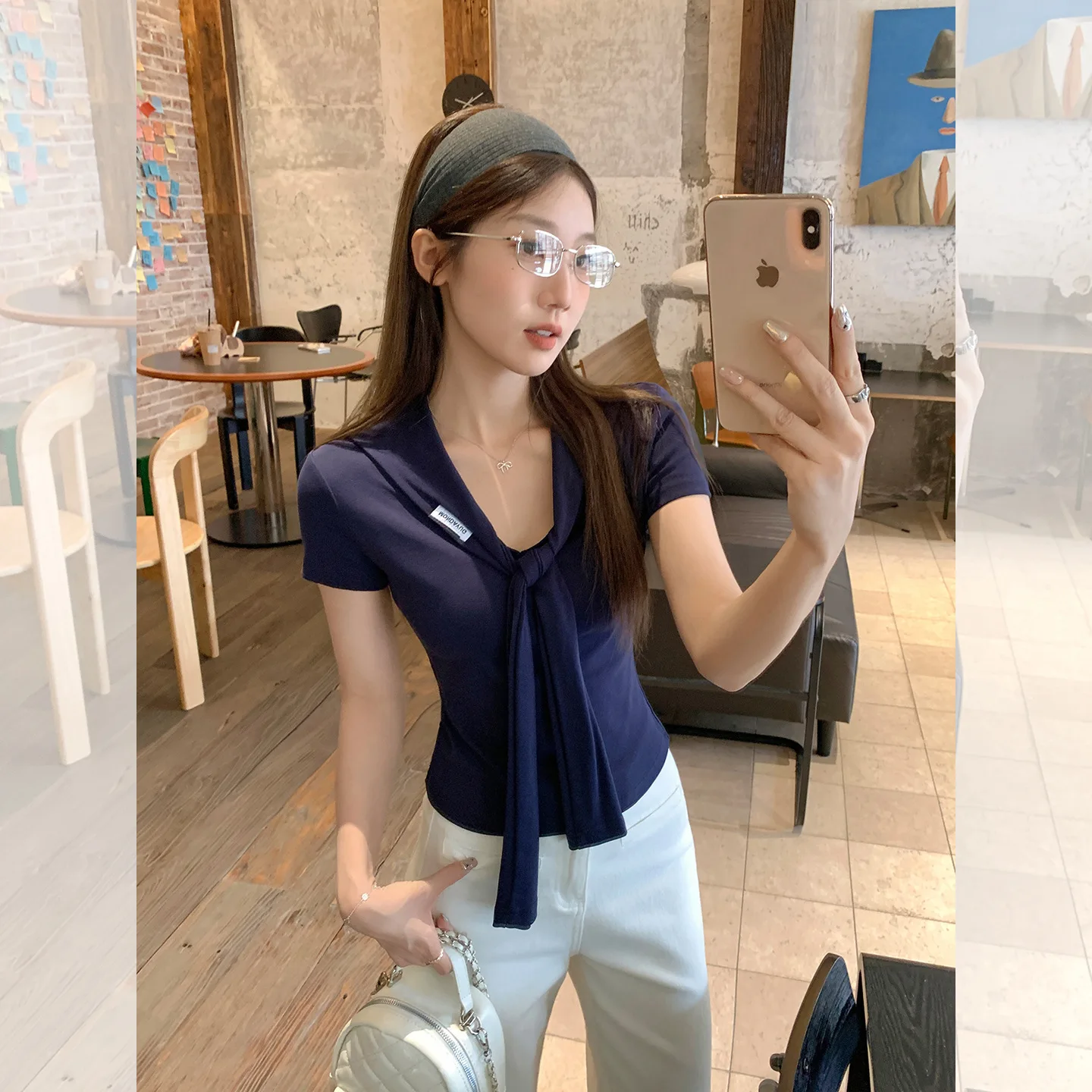 

Korean Style Unique Navy Collar Design Niche Straight Shoulder V-Neck Short Sleeve T-Shirt for Women Summer 2025 New Chic Top