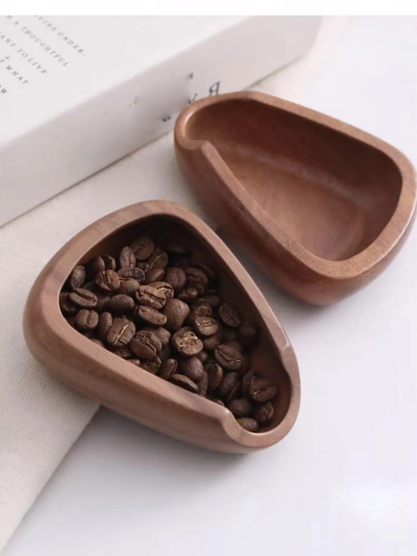 Coffee Bean Weighing Tray Walnut Wood Retro Outdoor Hand-Brewed Espresso Coffee Bean Weighing Container 1Pc