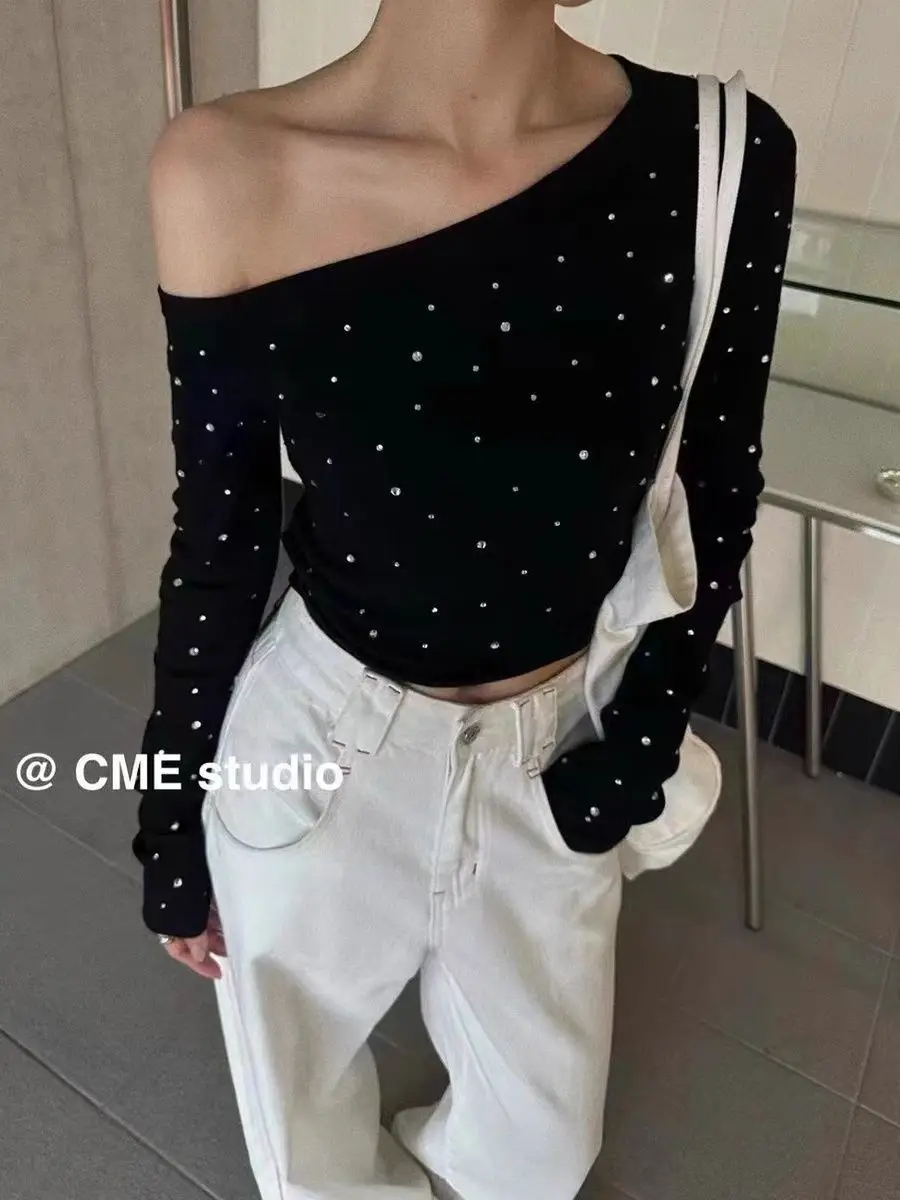 

2025 Autumn New Sweet and Chic Diamond-set Long-sleeved T-shirt for Women, Slim and Short Top for Women