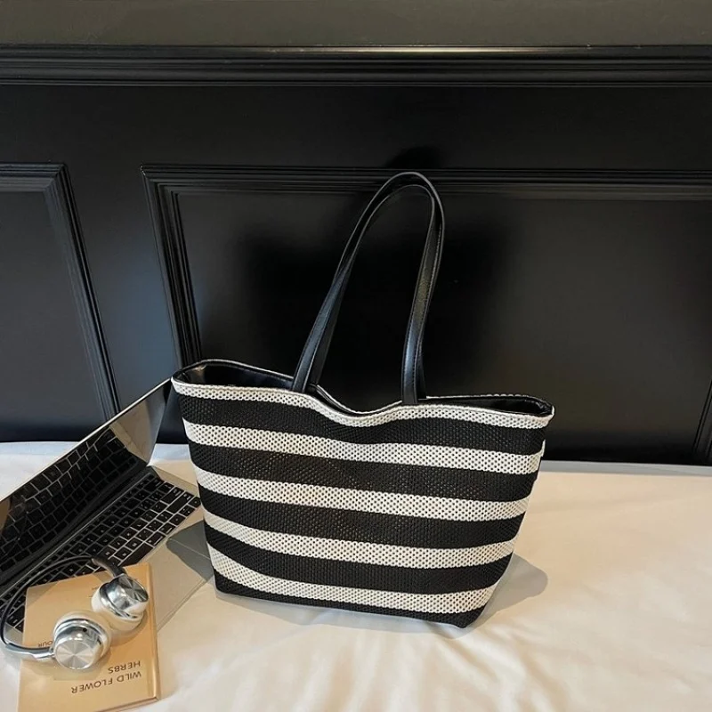 

Fashionable Shopper Bag With Unique Trendy Style And Large Capacity For Business Women Commuter Essentials