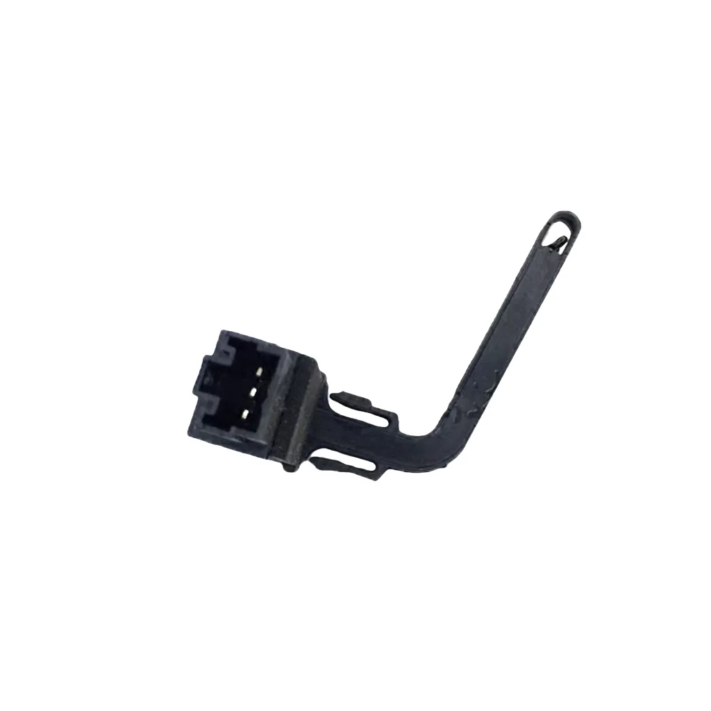 8112140-C0101 conditioning temperature sensor; Dongfeng Tianlong Tianjin Temperature Control Switch Sensor 8112140-C0101