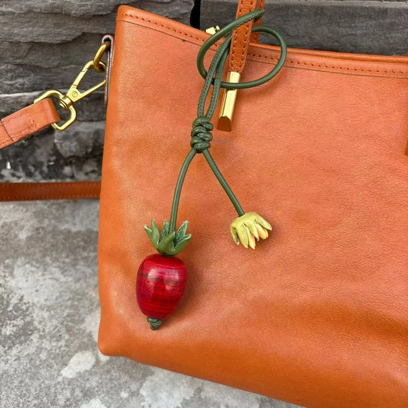 

Изысканный кулон-подвеска из коровьей кожи в форме ананаса для женских сумок, универсальный милый аксессуар для рюкзаков и сумок