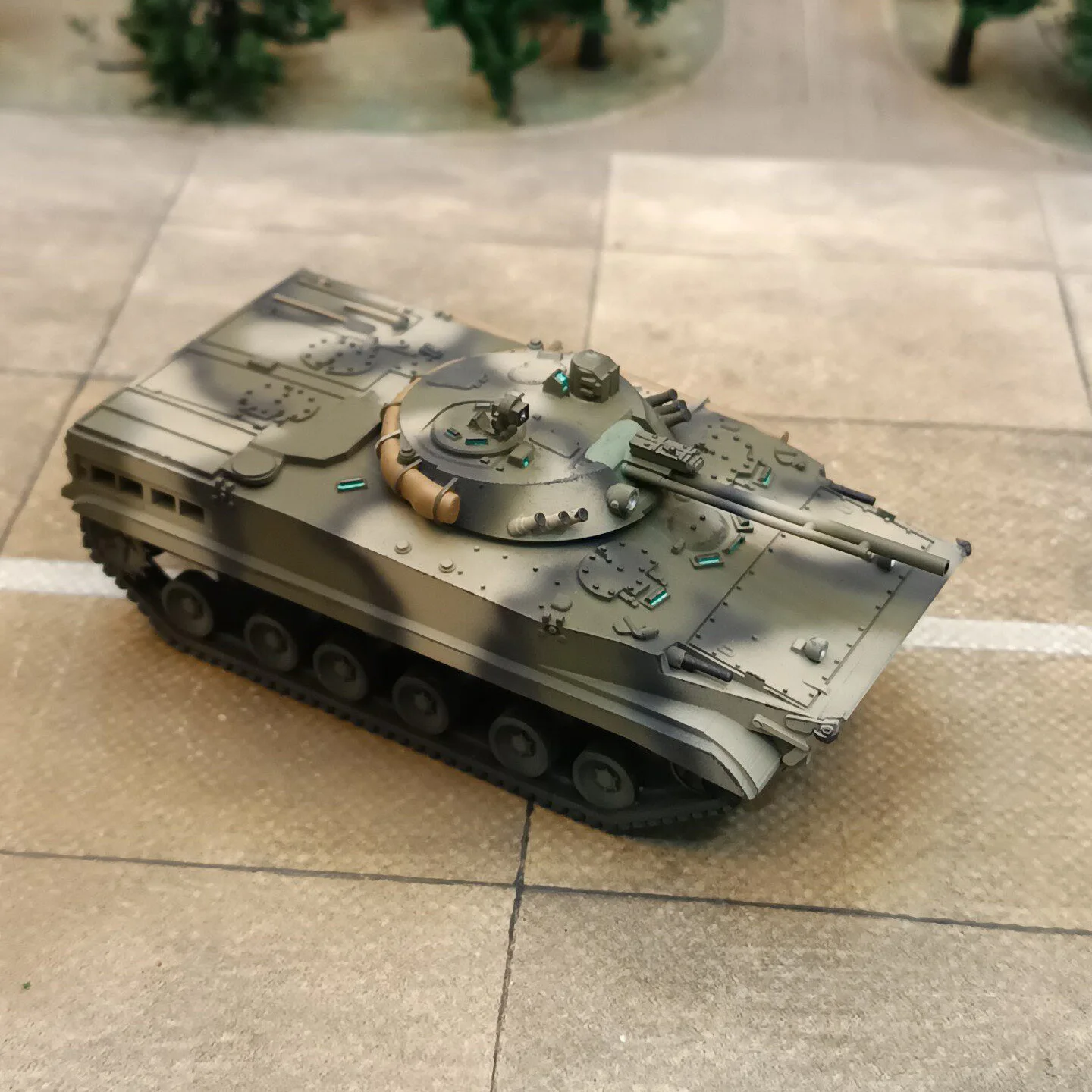 

Российская бронированная машина БМП-3 в масштабе 1/72, готовая модель с ручной росписью, декоративное украшение (доставка в течение 5-6 дней)